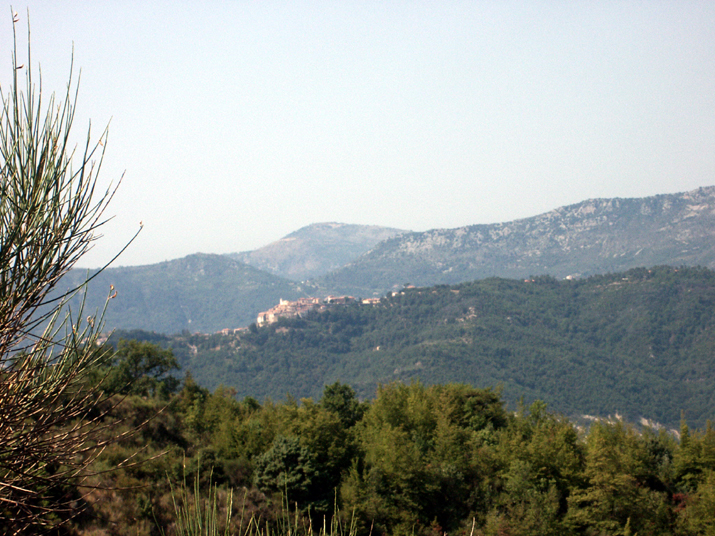 2004-07 Lucéram 009.jpg - DCF 1.0